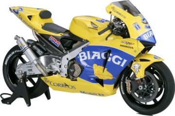 TAM210171/12 Pons RC211V 03 Biaggi Hazır Model