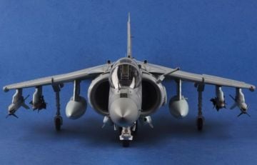 1/18 AV-8B Harrier ll (Hazır Model)