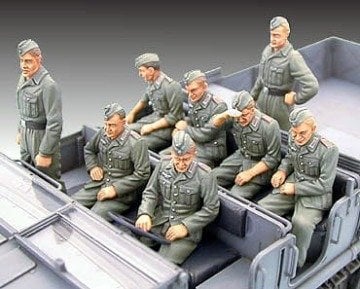 1/35 German 18 Ton Half Track FAMO