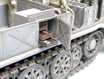 1/35 German 18 Ton Half Track FAMO
