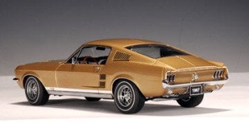 1967 FORD MUSTANG GT 390 Fastback GOLD 1/18