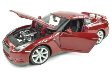 Nissan Skyline GT-R / Red 1/18