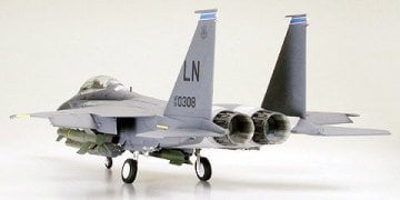 1/32 F-15E w/Bunker Buster