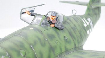 1/48 ME-262A-2a w/Kettenkraftrad