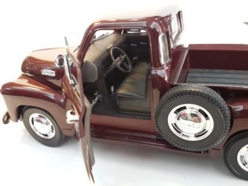 1/18  1953 CHEVROLET Pickup Diecast Model