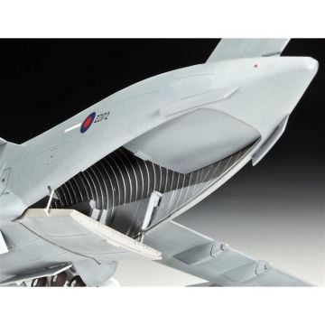 1/144 C-17A Globemaster RAF/Qatar 04674