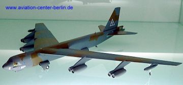 1/200 BOEING B52H STRATOFORTRESS DML NO:2002