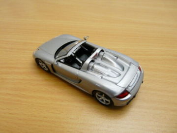 Porsche Carrera GT Gümüş